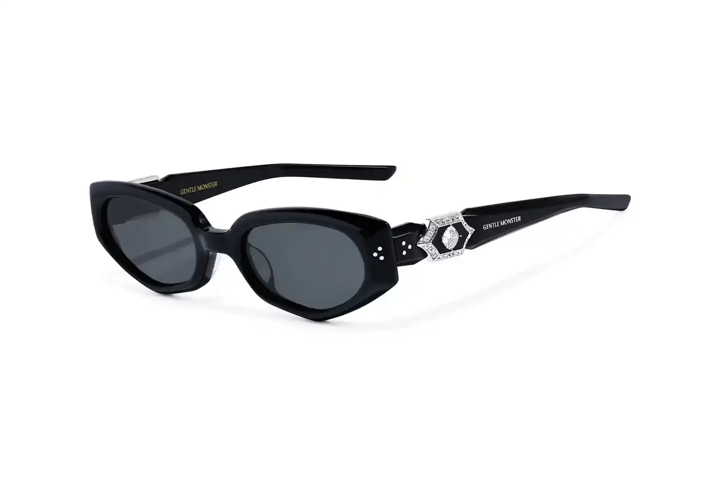 Gentle Monster Gentle Monster's 2025 Jewelry Collection article showcasing new sunglasses and optical frames with crystal embellishments, campaign details featuring Sena Nakajima, and release information. (image 12 of 12)