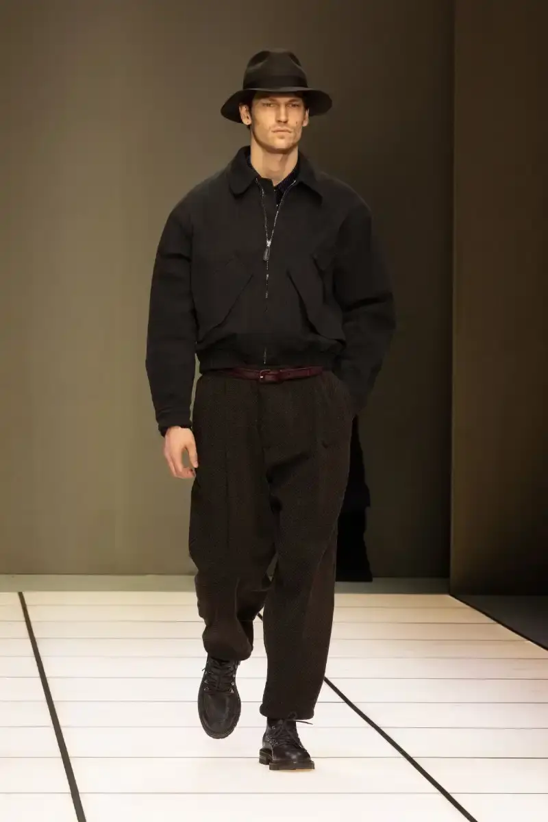 GIORGIO ARMANI FALL/WINTER 2026 COLLECTION Giorgio Armani Fall/Winter 2026 collection debut by Leo Dell'Orco at Milan Fashion Week features iridescent colors and fluid silhouettes. (image 34 of 34)