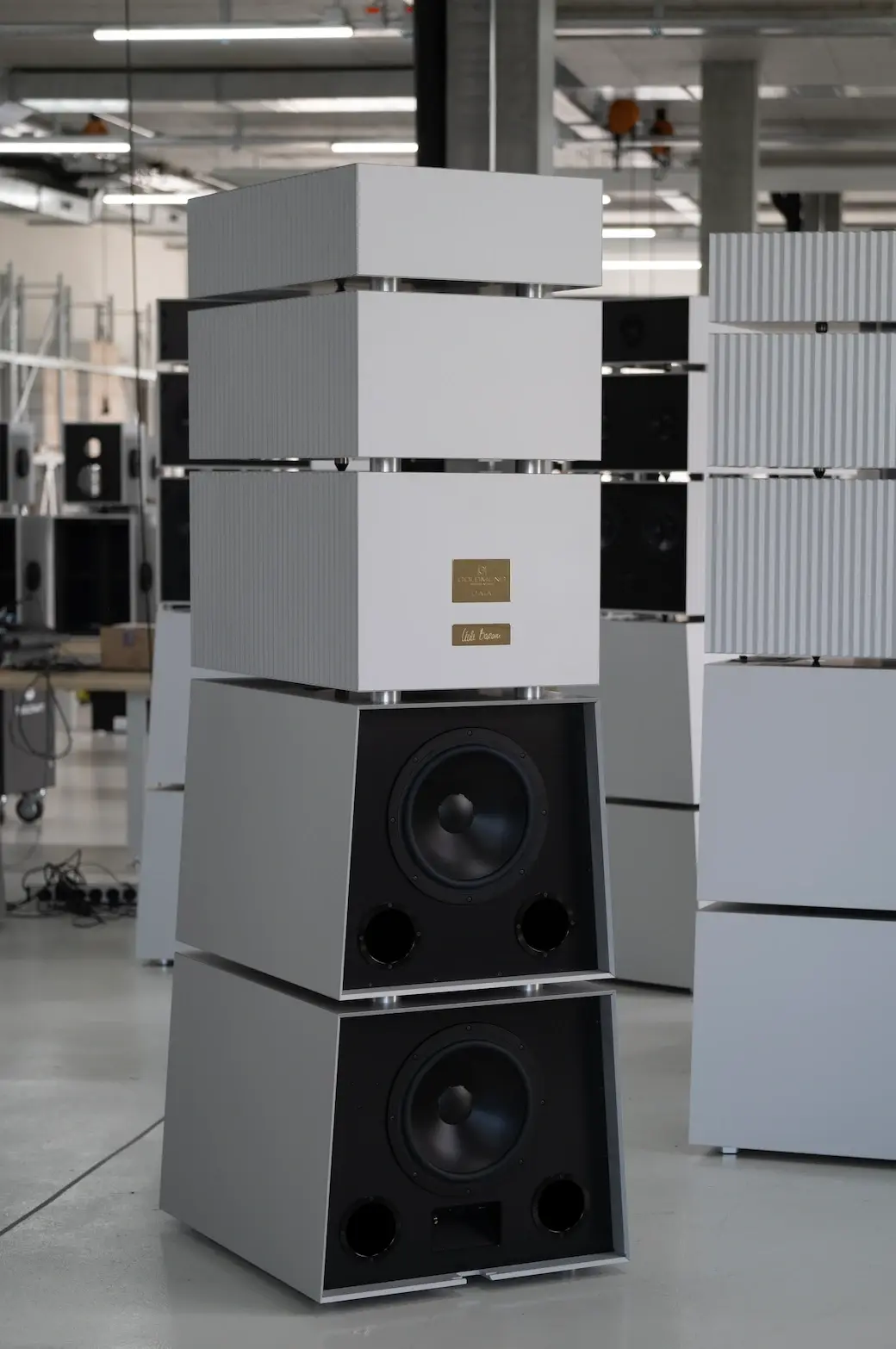 INSIDE GOLDMUND’S APPROACH TO SOUND Goldmund explains why timing and phase coherence shape realistic sound reproduction. (image 6 of 6)
