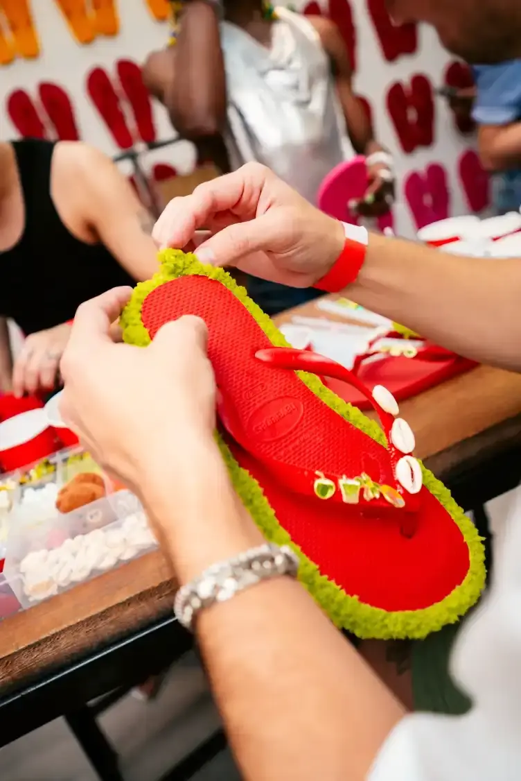 HAVAIANAS HOSTS GLOBAL CREATORS AT RIO CARNIVAL image report on a five day cultural event organized by Havaianas for international content creators during the Rio de Janeiro Carnival. (image 2 of 12)
