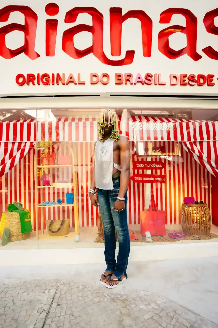 HAVAIANAS HOSTS GLOBAL CREATORS AT RIO CARNIVAL image report on a five day cultural event organized by Havaianas for international content creators during the Rio de Janeiro Carnival. (image 10 of 12)
