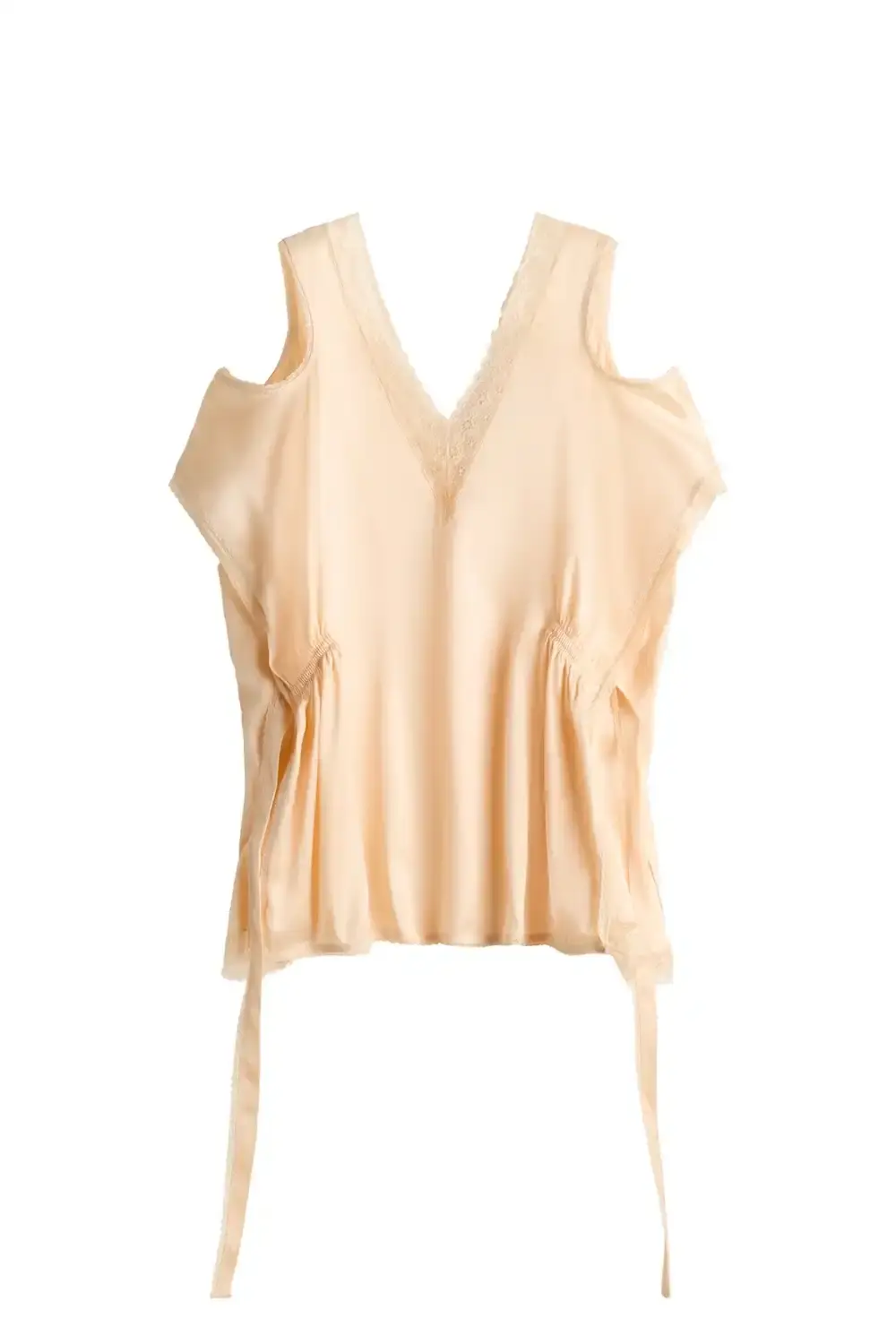 H&M STUDIO GOES ECCENTRIC FOR SPRING 2026 H&M Studio presents a spring/summer 2026 collection focused on individuality through asymmetric designs, contrasting colors, and adaptable pieces that challenge traditional fashion codes. (image 21 of 42)