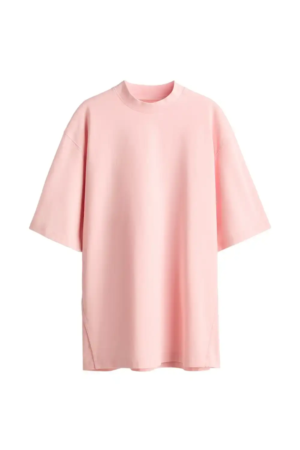 H&M STUDIO GOES ECCENTRIC FOR SPRING 2026 H&M Studio presents a spring/summer 2026 collection focused on individuality through asymmetric designs, contrasting colors, and adaptable pieces that challenge traditional fashion codes. (image 25 of 42)