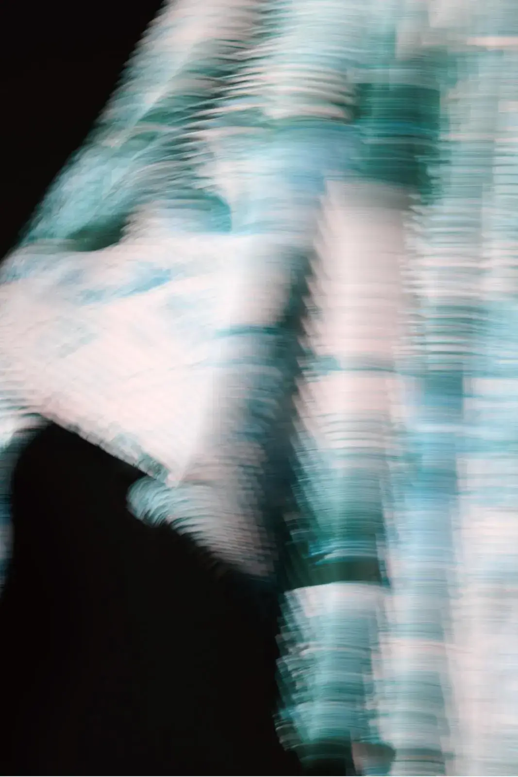 HOMME PLISSÉ ISSEY MIYAKE AUTUMN COLLECTION A short summary detailing the visual elements, colors, and textile techniques used in the new Homme Plisse Issey Miyake menswear collection. (image 12 of 12)