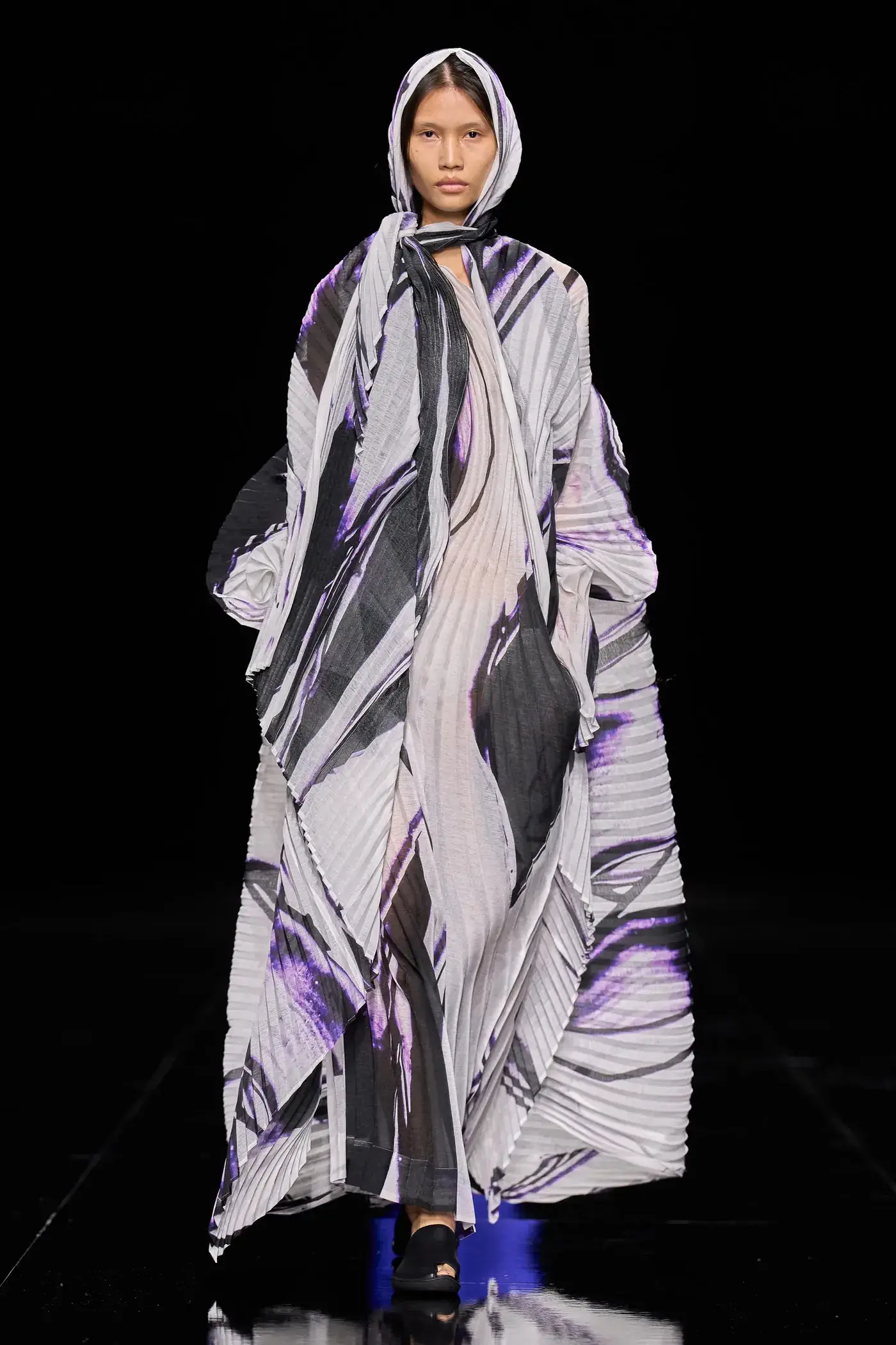 ISSEY MIYAKE SPRING SUMMER 2027 image detailing the Issey Miyake Spring Summer 2027 fashion show in Paris. (image 12 of 24)