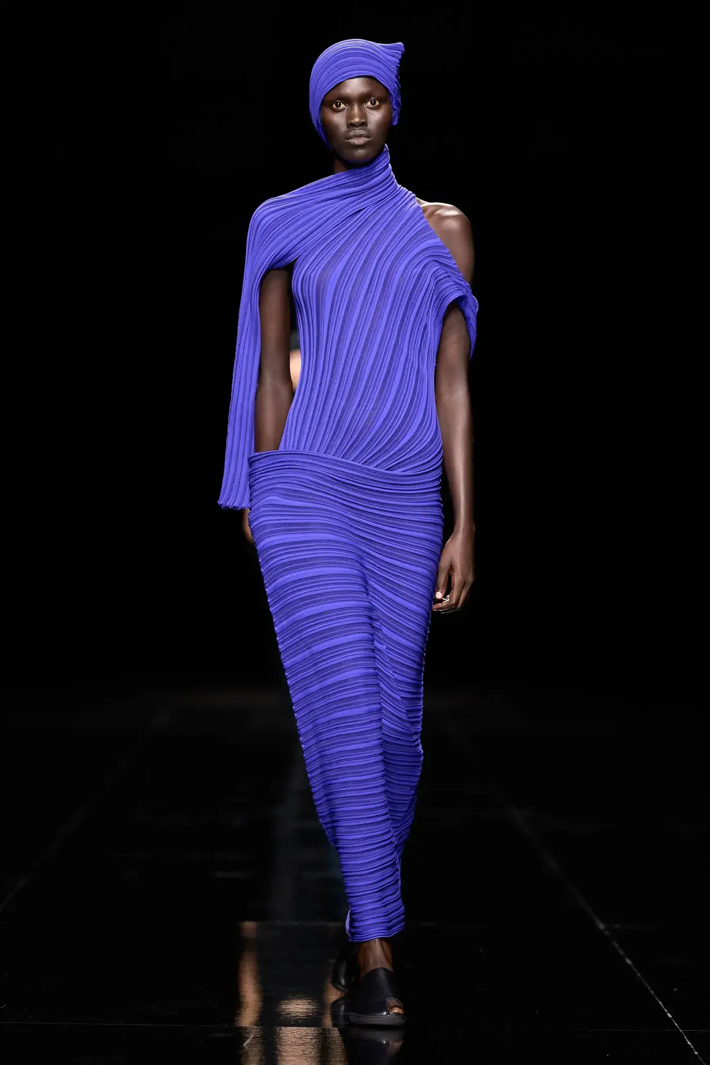 ISSEY MIYAKE SPRING SUMMER 2027 image detailing the Issey Miyake Spring Summer 2027 fashion show in Paris. (image 7 of 24)
