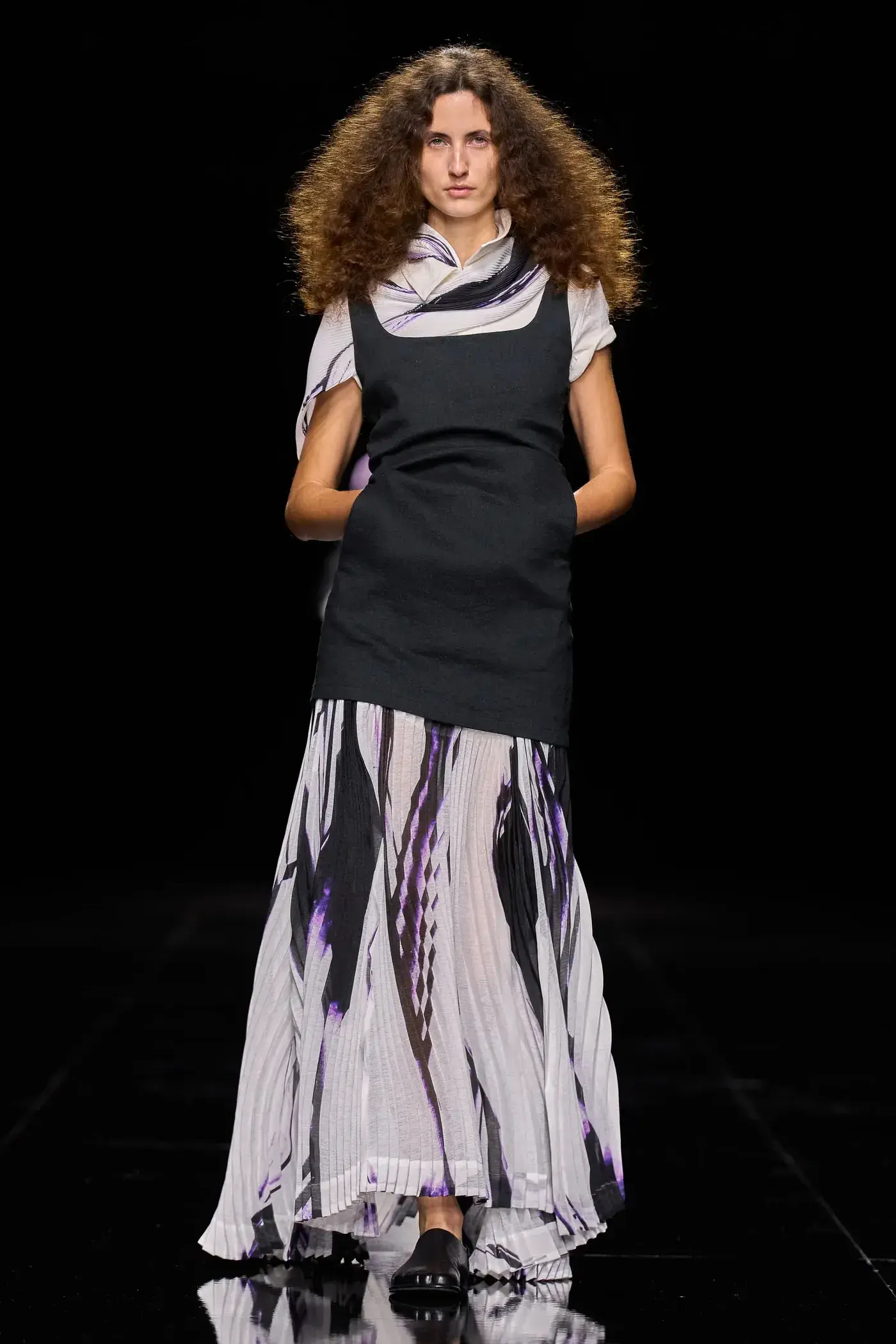 ISSEY MIYAKE SPRING SUMMER 2027 image detailing the Issey Miyake Spring Summer 2027 fashion show in Paris. (image 11 of 24)