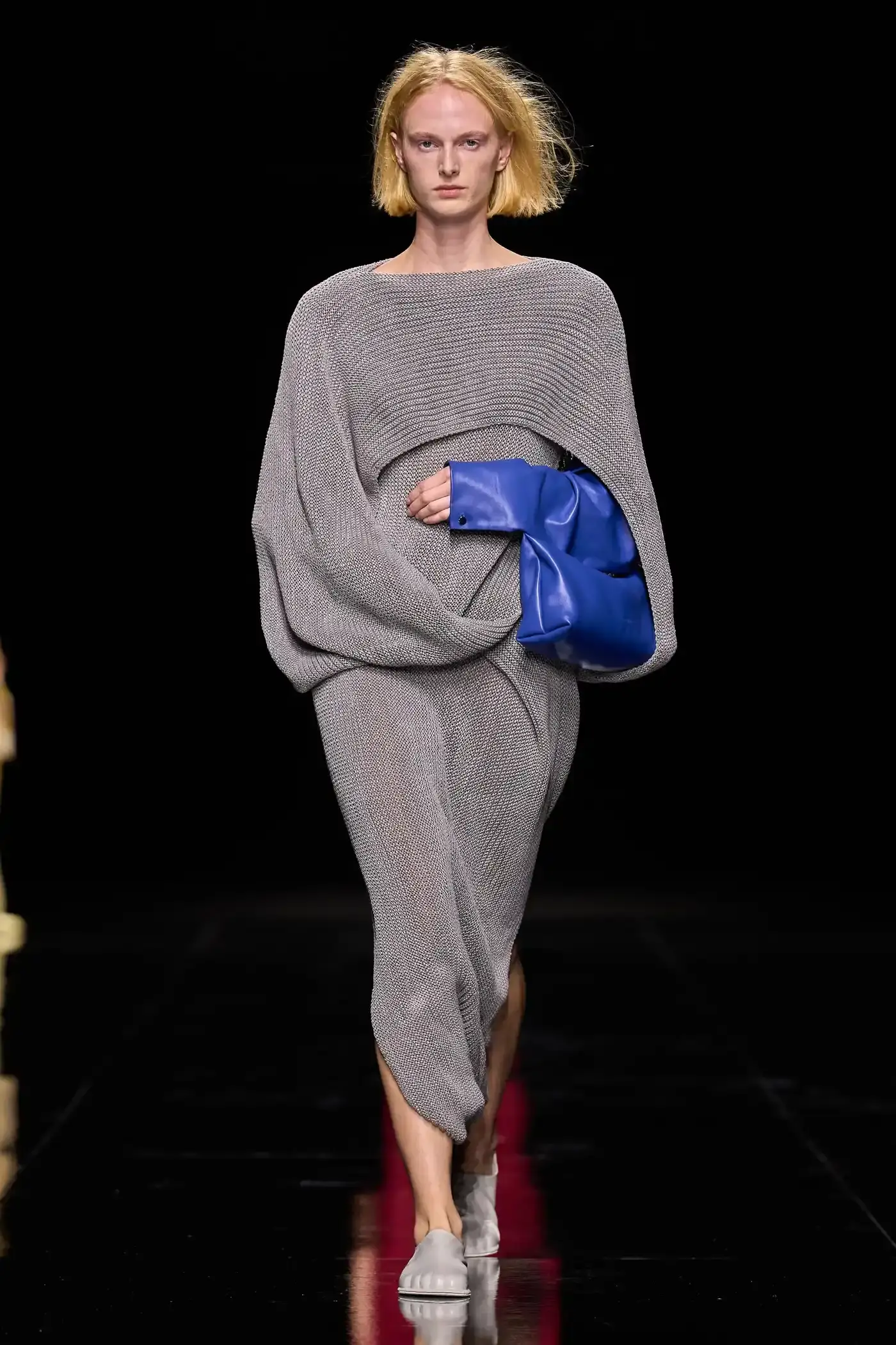 ISSEY MIYAKE SPRING SUMMER 2027 image detailing the Issey Miyake Spring Summer 2027 fashion show in Paris. (image 16 of 24)