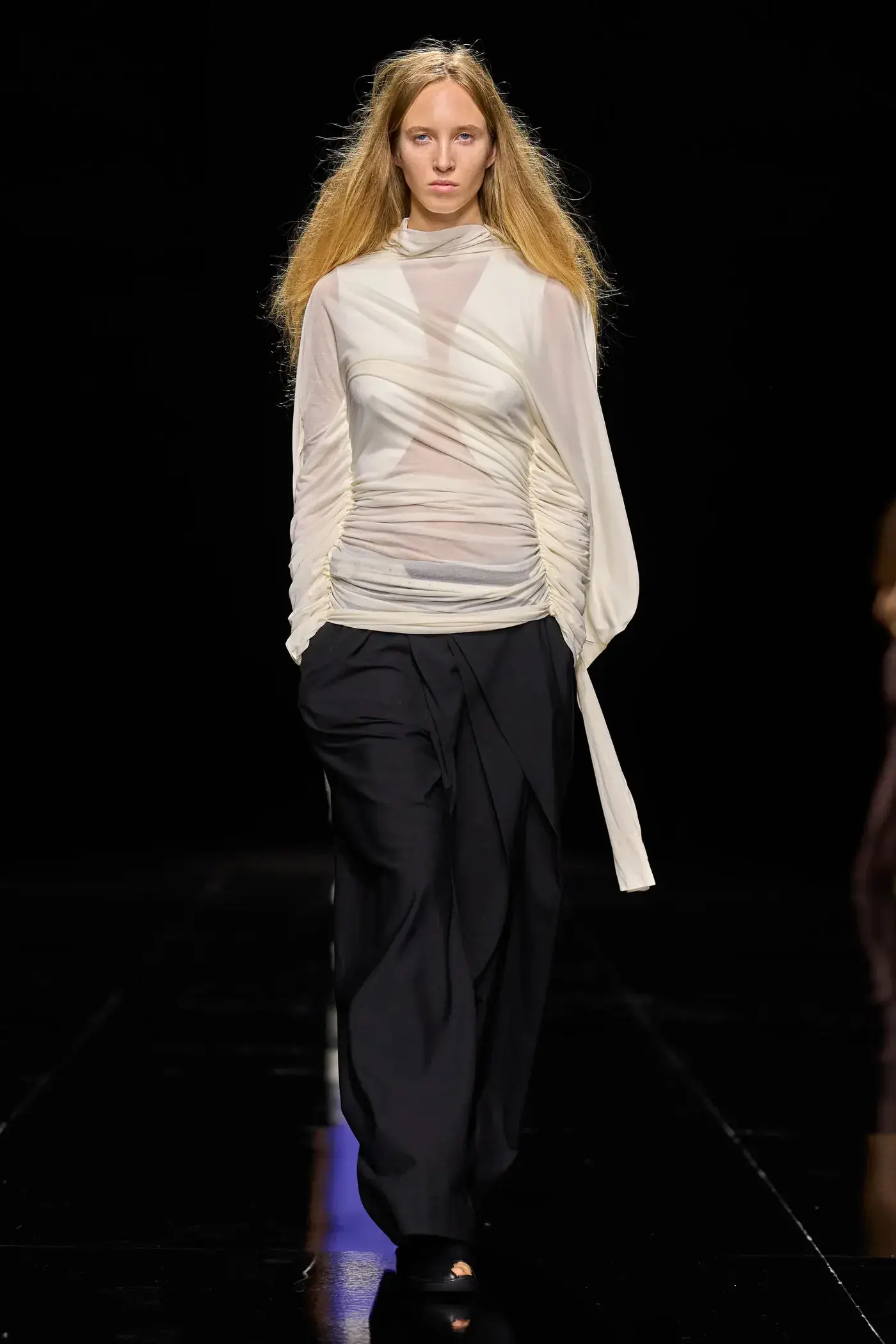 ISSEY MIYAKE SPRING SUMMER 2027 image detailing the Issey Miyake Spring Summer 2027 fashion show in Paris. (image 5 of 24)