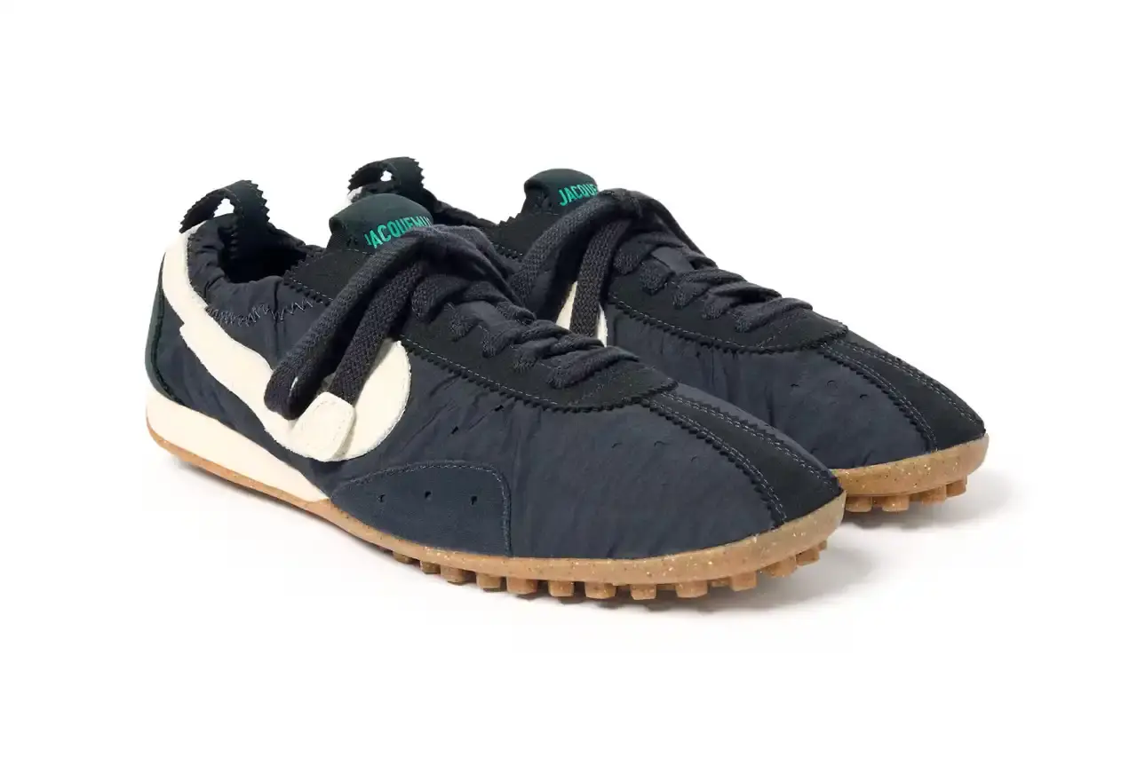 JACQUEMUS NIKE MOON SHOE RETURNS SEPTEMBER 2025 French fashion brand Jacquemus partners with Nike to relaunch the classic Moon Shoe sneaker from 1972 in three new colorways. (image 13 of 13)