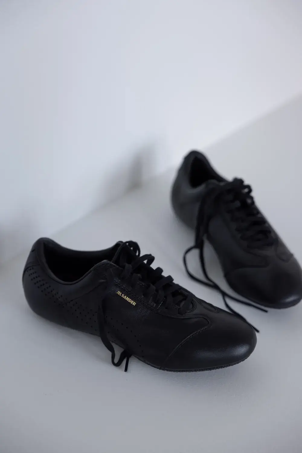 JIL SANDER AND PUMA PREVIEW SS27 SPEEDCAT Overview of the upcoming Jil Sander and Puma sneaker collaboration presented during Milan Fashion Week for the Spring/Summer 2027 season. (image 5 of 6)