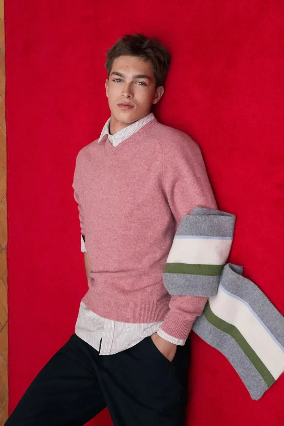 JW ANDERSON X UNIQLO FALL/WINTER 2026 ARRIVES OCTOBER 15 image describing the JW Anderson x UNIQLO Fall/Winter 2026 collection of 29 pieces, with details on outerwear, knitwear, accessories and the October 15 release. (image 17 of 20)