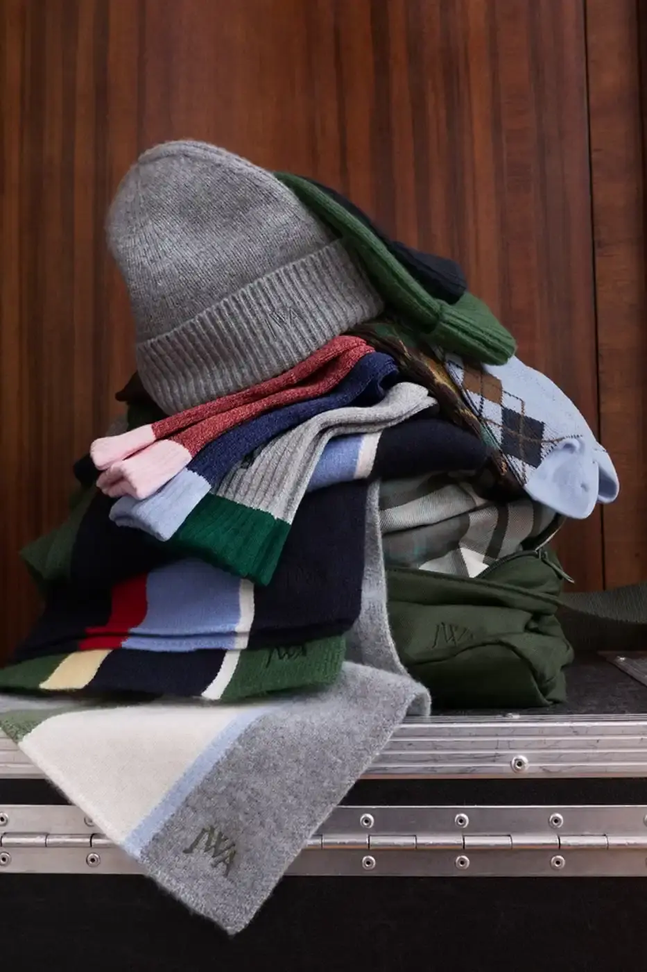 JW ANDERSON X UNIQLO FALL/WINTER 2026 ARRIVES OCTOBER 15 image describing the JW Anderson x UNIQLO Fall/Winter 2026 collection of 29 pieces, with details on outerwear, knitwear, accessories and the October 15 release. (image 20 of 20)