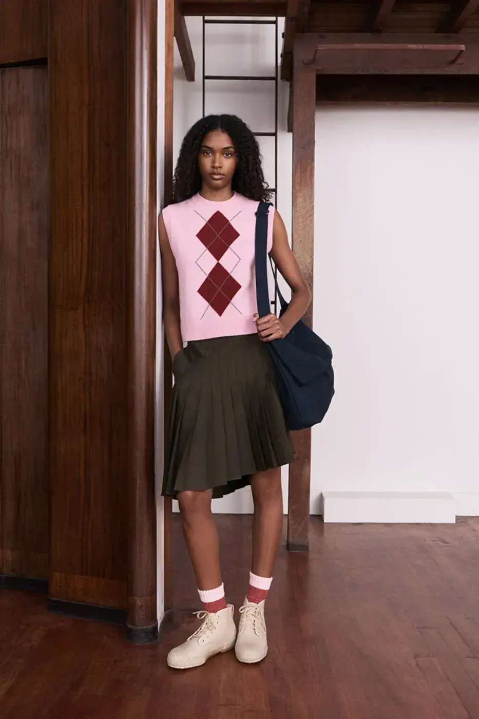 JW ANDERSON X UNIQLO FALL/WINTER 2026 ARRIVES OCTOBER 15 image describing the JW Anderson x UNIQLO Fall/Winter 2026 collection of 29 pieces, with details on outerwear, knitwear, accessories and the October 15 release. (image 7 of 20)