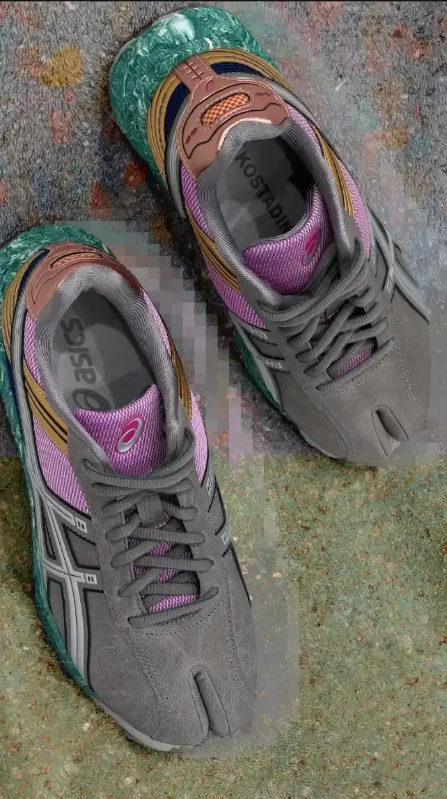 KIKO KOSTADINOV ASICS LYASA FF II PAIRS BROGUE AND TRAIL image about the Kiko Kostadinov and ASICS LYASA FF II tabi shoe, covering the brogue and trail design, colourways, release details and price. (image 4 of 5)