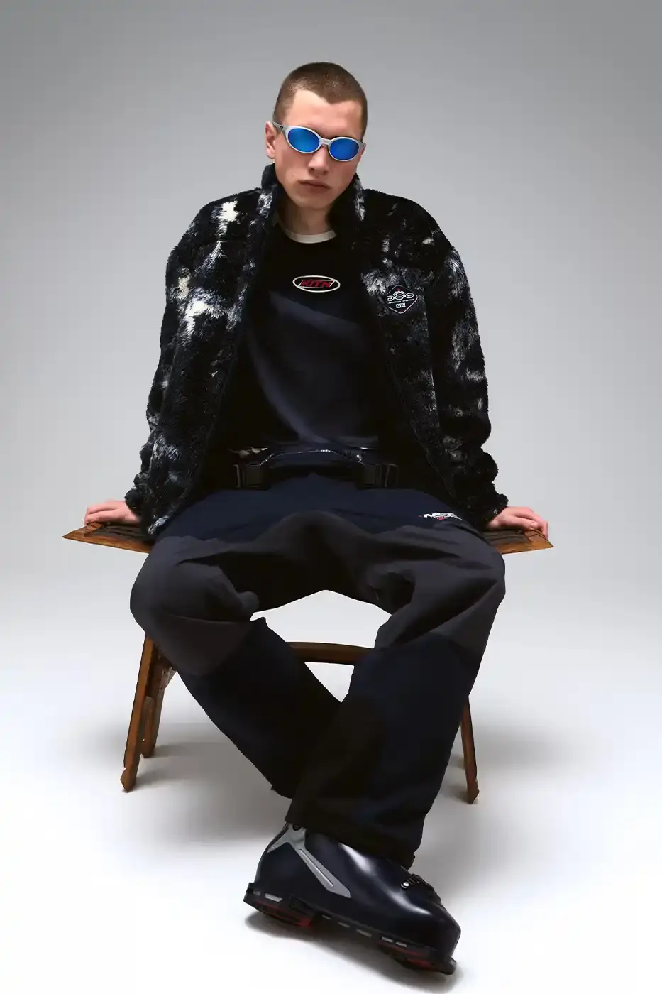 KITH AND COLUMBIA LAUNCH ALPINE COLLECTION Kith for Columbia NSE collection featuring technical ski jackets, snowboards, and alpine equipment inspired by Japanese mountain landscapes. (image 11 of 18)