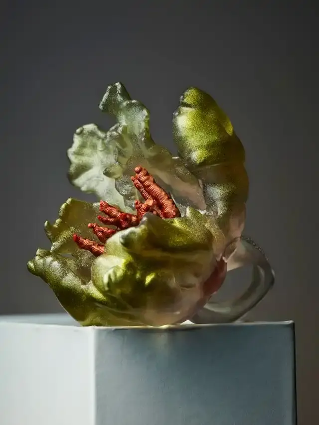 LA MANSO AND TETIER RELEASE SECOND JEWELRY COLLECTION image Details the second jewelry collaboration between brands La Manso and Tetier launching in the spring of 2026. (image 2 of 8)