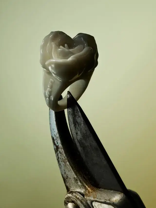 LA MANSO AND TETIER RELEASE SECOND JEWELRY COLLECTION image Details the second jewelry collaboration between brands La Manso and Tetier launching in the spring of 2026. (image 7 of 8)