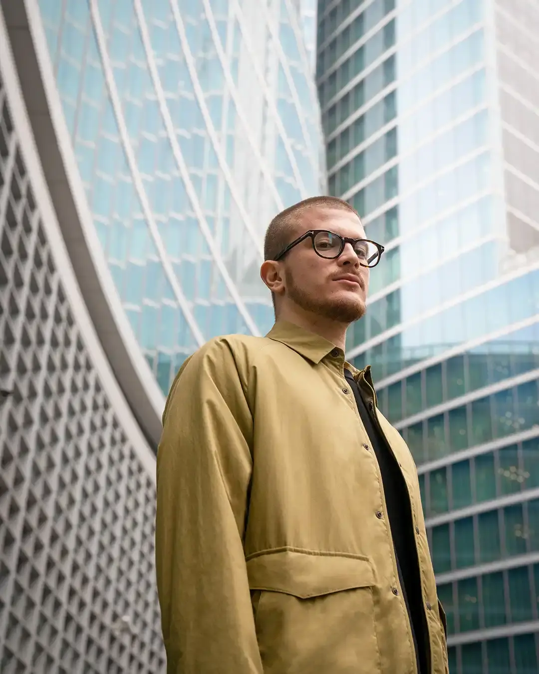 Interview article with Italian music producer Lester Nowhere covering his career development, collaboration with Kanye West, production philosophy, and perspective on Italian music scene. Contains personal anecdotes about his creative process and industry experiences.