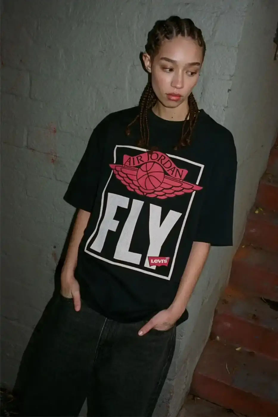LEVI'S AND JORDAN BRAND UNVEIL AIR JORDAN 3 COLLECTION Article about the new Levi's and Jordan Brand collaboration featuring Air Jordan 3 sneakers in denim materials and a matching apparel collection inspired by 1990s style. (image 9 of 9)