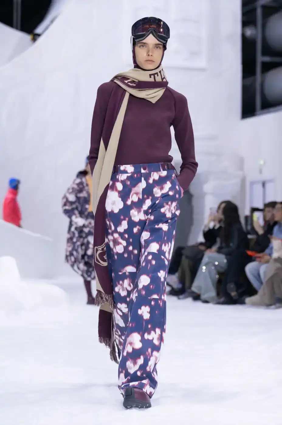 LI-NING RETURNS TO MILAN FASHION WEEK FOR A/W26 Chinese sportswear brand Li-Ning showcased its Autumn/Winter 2026 collection at Milan Fashion Week on January 16, 2026, presenting two lines focused on winter sports aesthetics and performance wear. (image 21 of 33)