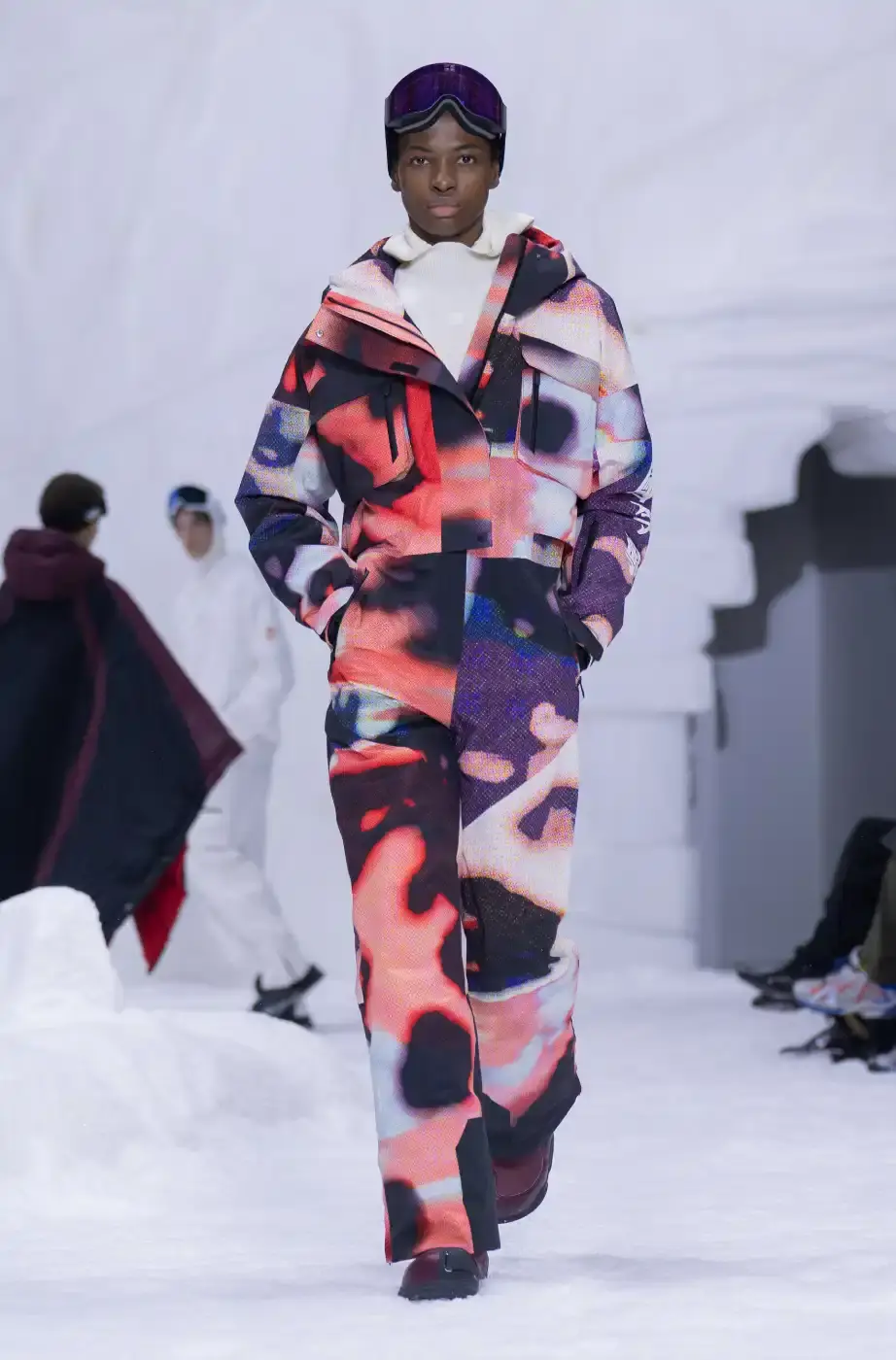 LI-NING RETURNS TO MILAN FASHION WEEK FOR A/W26 Chinese sportswear brand Li-Ning showcased its Autumn/Winter 2026 collection at Milan Fashion Week on January 16, 2026, presenting two lines focused on winter sports aesthetics and performance wear. (image 25 of 33)