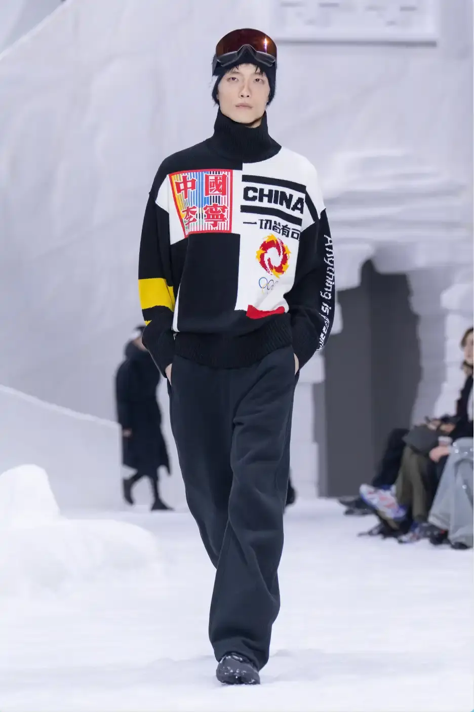 LI-NING RETURNS TO MILAN FASHION WEEK FOR A/W26 Chinese sportswear brand Li-Ning showcased its Autumn/Winter 2026 collection at Milan Fashion Week on January 16, 2026, presenting two lines focused on winter sports aesthetics and performance wear. (image 17 of 33)