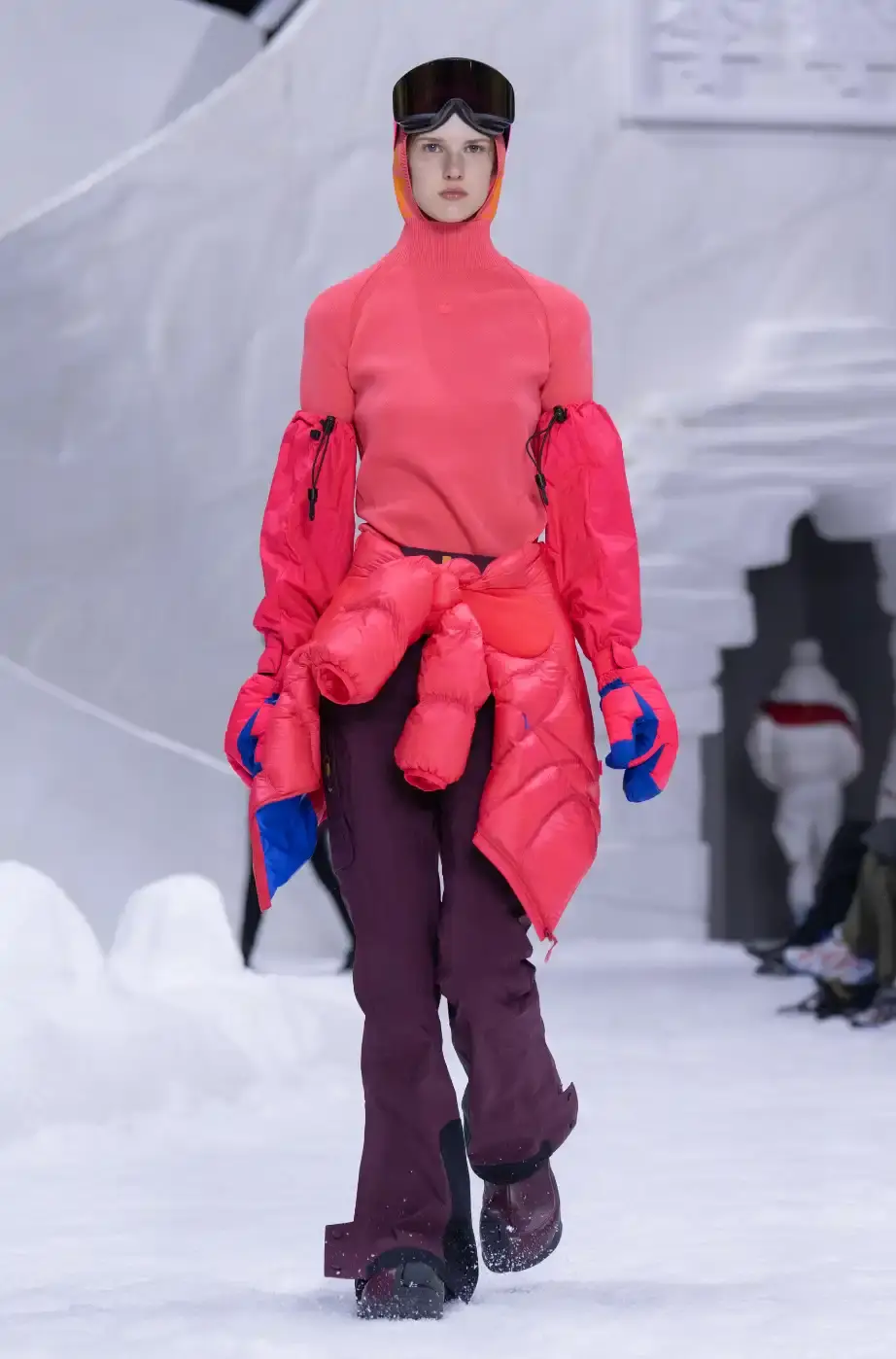 LI-NING RETURNS TO MILAN FASHION WEEK FOR A/W26 Chinese sportswear brand Li-Ning showcased its Autumn/Winter 2026 collection at Milan Fashion Week on January 16, 2026, presenting two lines focused on winter sports aesthetics and performance wear. (image 10 of 33)