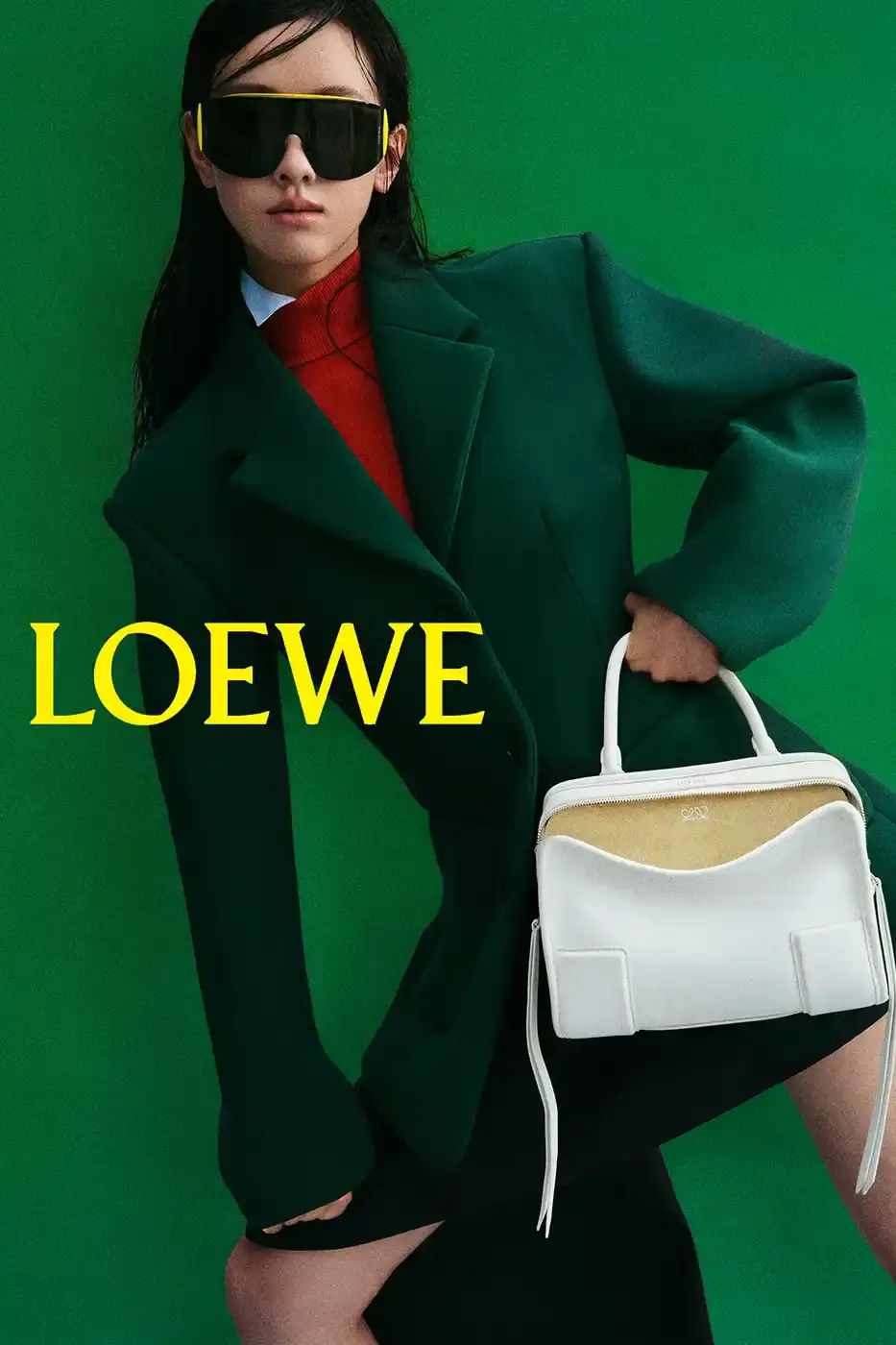 LOEWE SPRING SUMMER 2026 CAMPAIGN GUIDE image detailing the Loewe Spring Summer 2026 fashion campaign. The text describes clothing designs, campaign actors, and release schedules. (image 3 of 25)