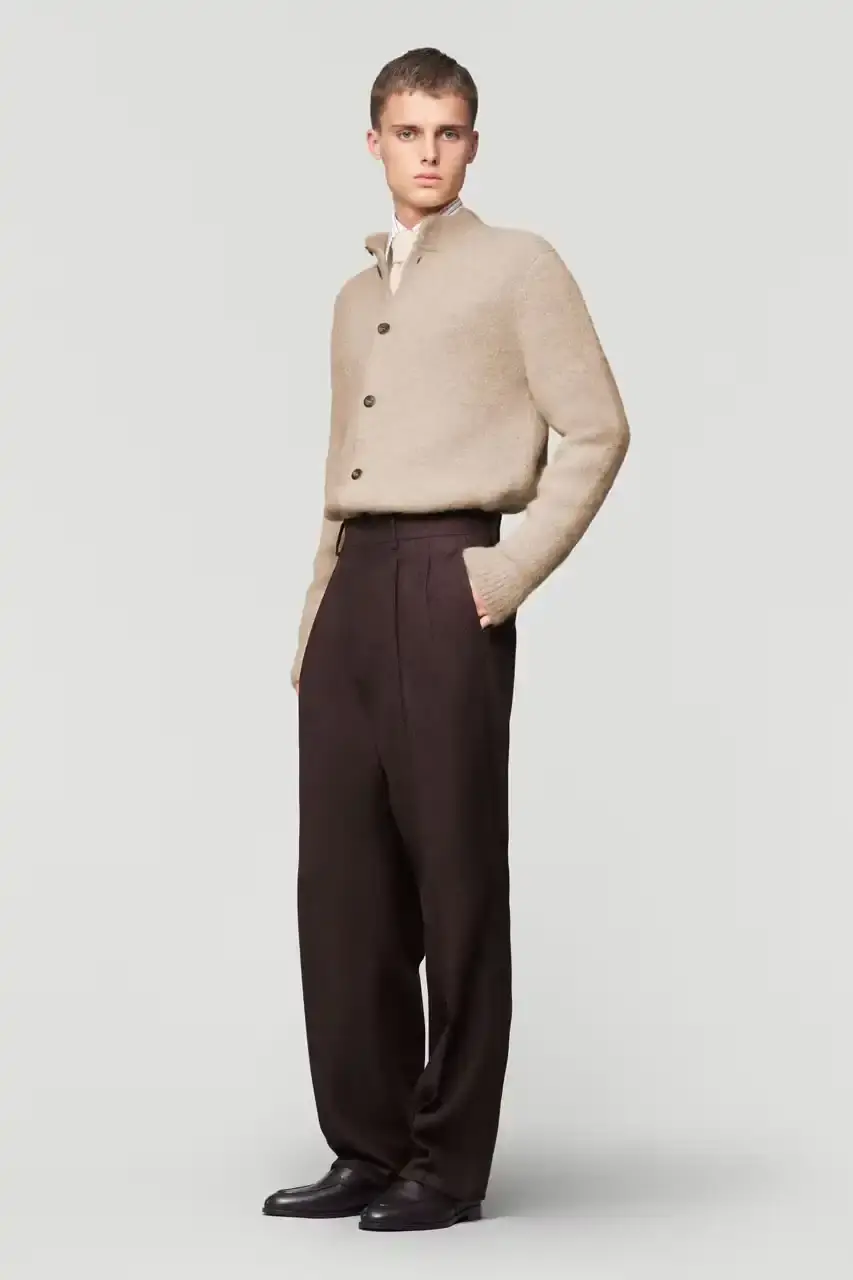 LORO PIANA TAKES EQUESTRIAN CUES FOR FALL/WINTER 2025-26 LORO PIANA TAKES EQUESTRIAN CUES FOR FALL/WINTER 2025-26 (image 25 of 49)