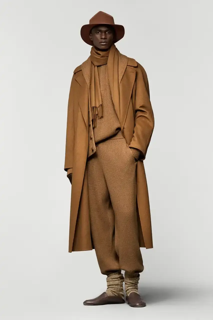 LORO PIANA TAKES EQUESTRIAN CUES FOR FALL/WINTER 2025-26 LORO PIANA TAKES EQUESTRIAN CUES FOR FALL/WINTER 2025-26 (image 22 of 49)