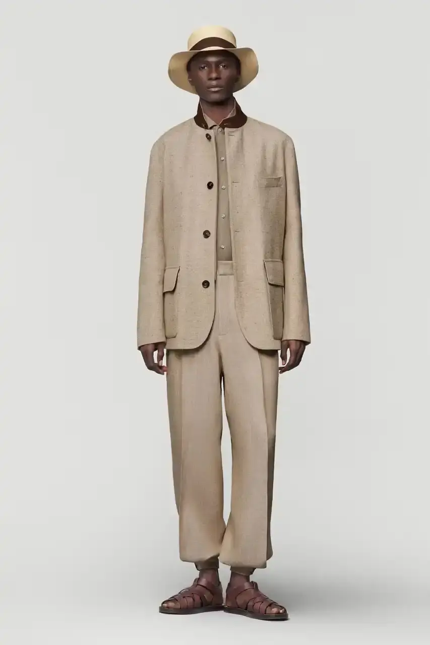 LORO PIANA TAKES EQUESTRIAN CUES FOR FALL/WINTER 2025-26 LORO PIANA TAKES EQUESTRIAN CUES FOR FALL/WINTER 2025-26 (image 19 of 49)