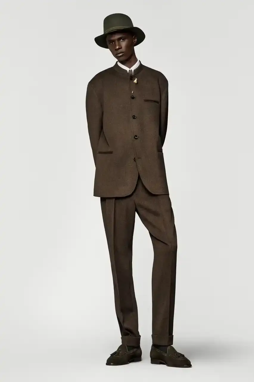 LORO PIANA TAKES EQUESTRIAN CUES FOR FALL/WINTER 2025-26 LORO PIANA TAKES EQUESTRIAN CUES FOR FALL/WINTER 2025-26 (image 45 of 49)