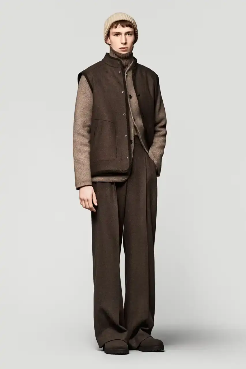 LORO PIANA TAKES EQUESTRIAN CUES FOR FALL/WINTER 2025-26 LORO PIANA TAKES EQUESTRIAN CUES FOR FALL/WINTER 2025-26 (image 29 of 49)