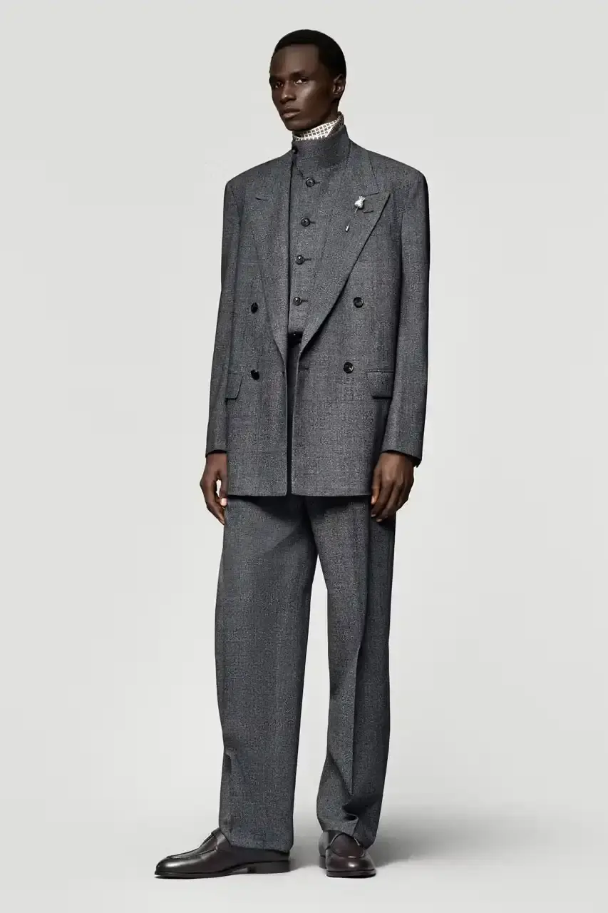 LORO PIANA TAKES EQUESTRIAN CUES FOR FALL/WINTER 2025-26 LORO PIANA TAKES EQUESTRIAN CUES FOR FALL/WINTER 2025-26 (image 11 of 49)