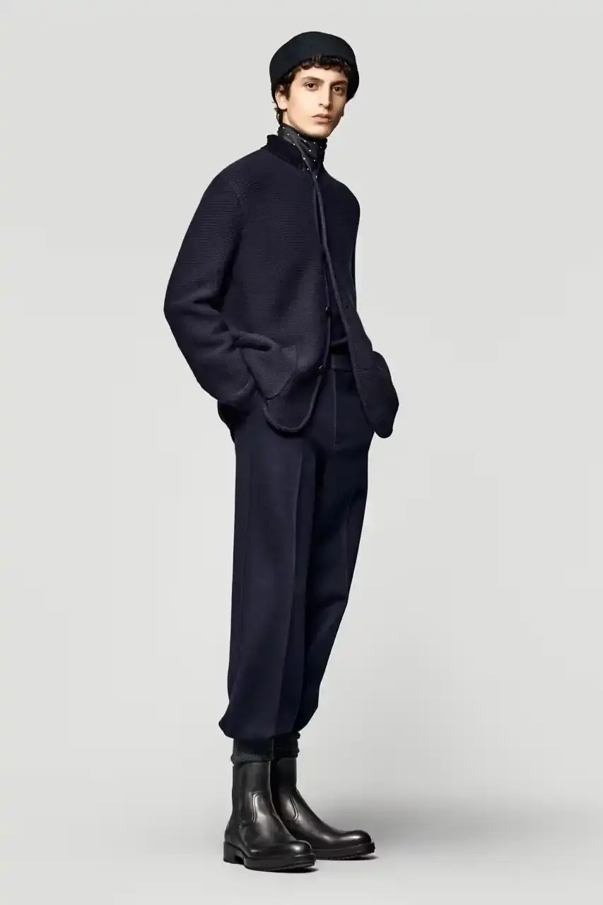 LORO PIANA TAKES EQUESTRIAN CUES FOR FALL/WINTER 2025-26 LORO PIANA TAKES EQUESTRIAN CUES FOR FALL/WINTER 2025-26 (image 9 of 49)