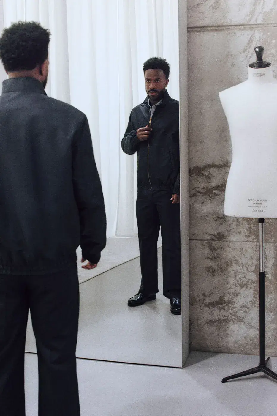 LOUIS VUITTON DESIGNS REAL MADRID SUITS image detailing the formal wear collection designed by Louis Vuitton for Real Madrid sports teams. (image 6 of 17)