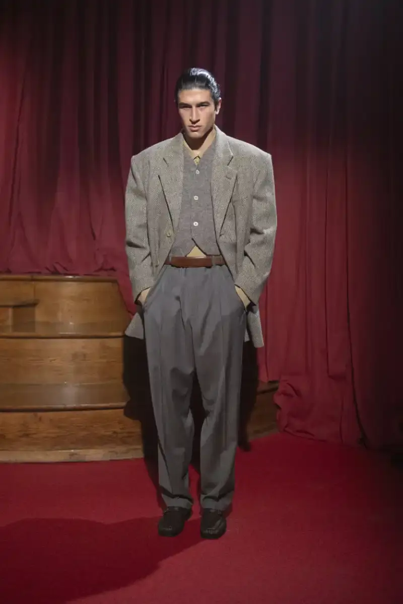 MAGLIANO SHOWS PROVINCIAL STYLE FOR FALL/WINTER 2026 Magliano Fall/Winter 2026 collection features provincial-inspired designs with textured fabrics and layered silhouettes paris fashion week (image 14 of 22)