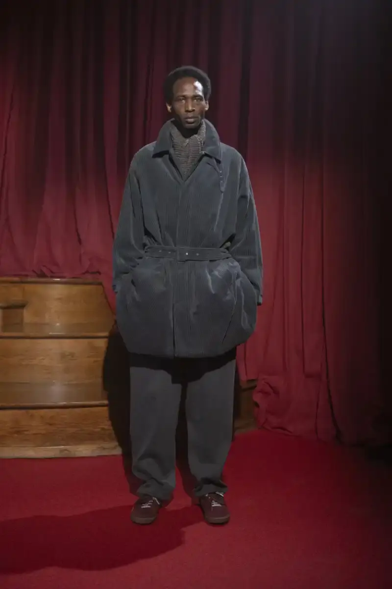 MAGLIANO SHOWS PROVINCIAL STYLE FOR FALL/WINTER 2026 Magliano Fall/Winter 2026 collection features provincial-inspired designs with textured fabrics and layered silhouettes paris fashion week (image 5 of 22)