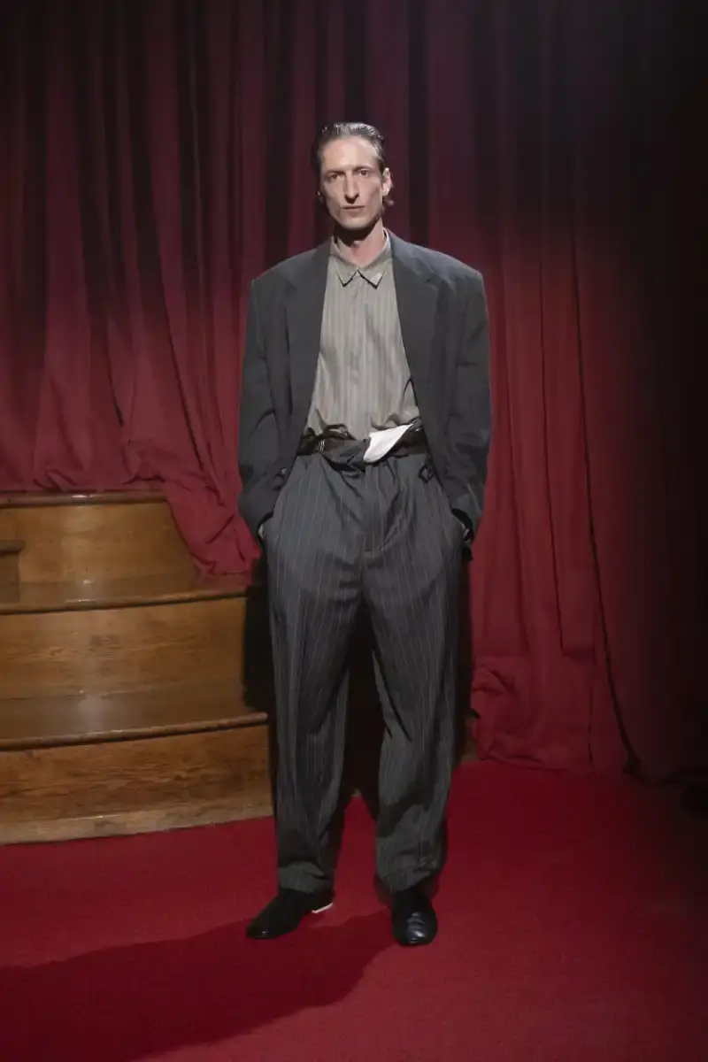 MAGLIANO SHOWS PROVINCIAL STYLE FOR FALL/WINTER 2026 Magliano Fall/Winter 2026 collection features provincial-inspired designs with textured fabrics and layered silhouettes paris fashion week (image 2 of 22)