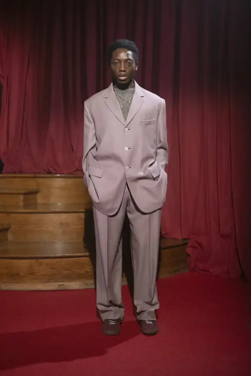 MAGLIANO SHOWS PROVINCIAL STYLE FOR FALL/WINTER 2026 Magliano Fall/Winter 2026 collection features provincial-inspired designs with textured fabrics and layered silhouettes paris fashion week (image 11 of 22)
