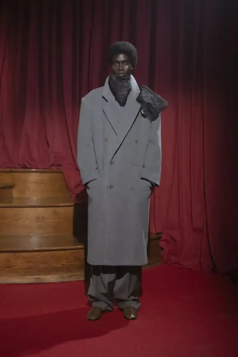 MAGLIANO SHOWS PROVINCIAL STYLE FOR FALL/WINTER 2026 Magliano Fall/Winter 2026 collection features provincial-inspired designs with textured fabrics and layered silhouettes paris fashion week (image 6 of 22)