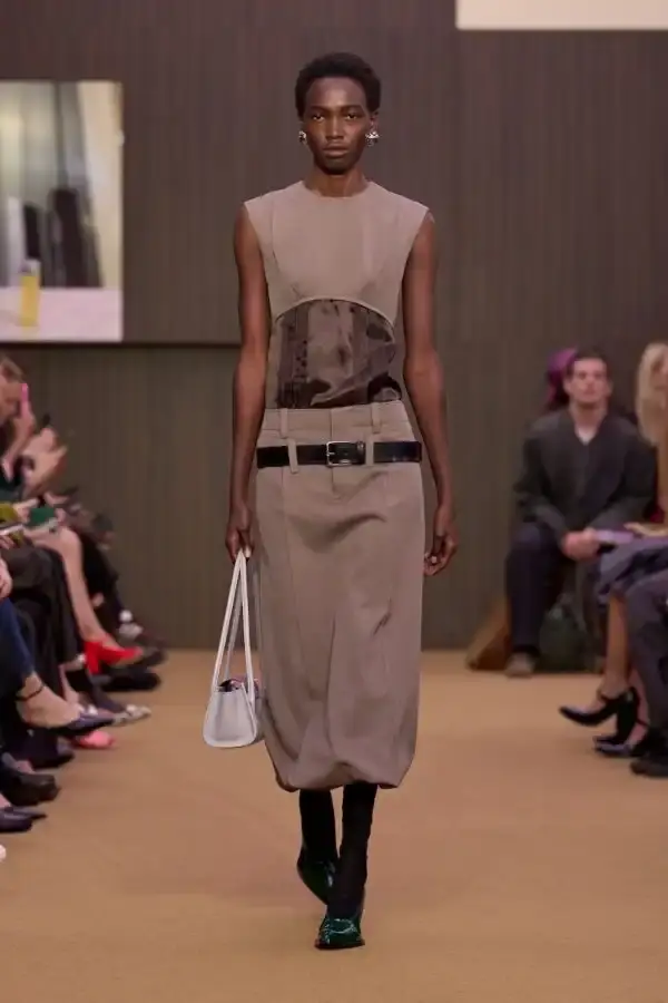 MARNI'S RETURN TO ITS ROOTS UNDER MERYLL ROGGE image of Meryll Rogge's first collection as creative director of Marni, covering design direction, materials, and the installation by Formafantasma. (image 2 of 9)
