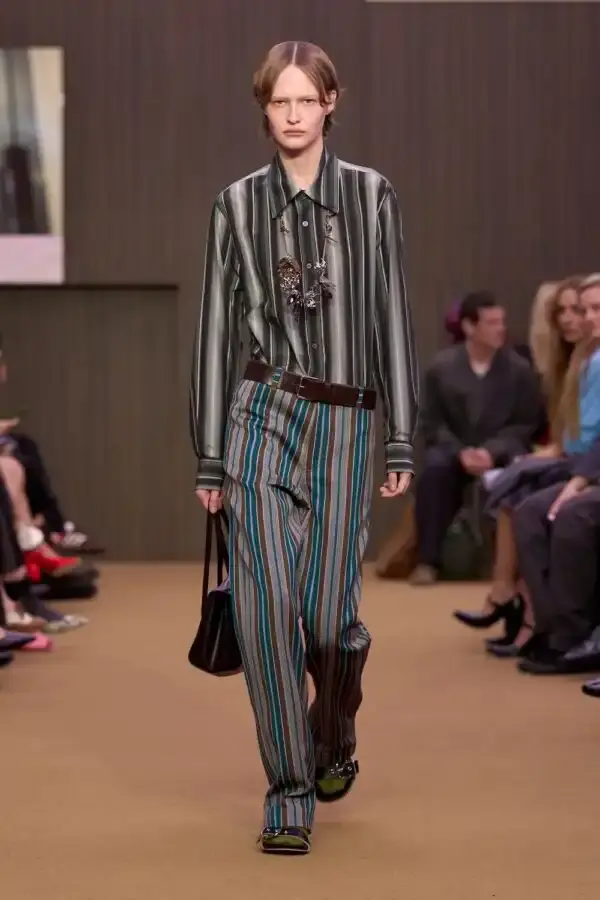 MARNI'S RETURN TO ITS ROOTS UNDER MERYLL ROGGE image of Meryll Rogge's first collection as creative director of Marni, covering design direction, materials, and the installation by Formafantasma. (image 5 of 9)
