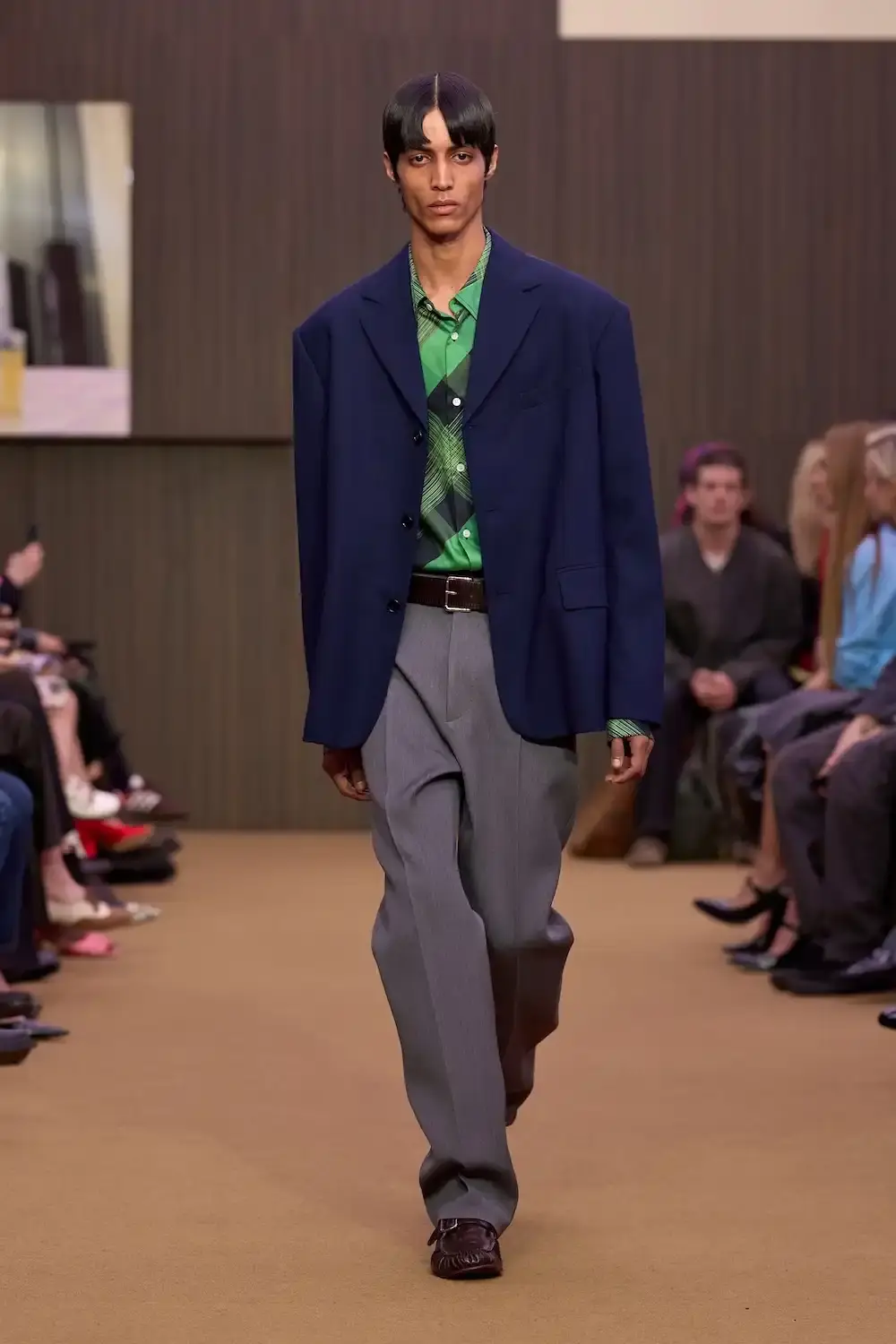MARNI'S RETURN TO ITS ROOTS UNDER MERYLL ROGGE image of Meryll Rogge's first collection as creative director of Marni, covering design direction, materials, and the installation by Formafantasma. (image 8 of 9)