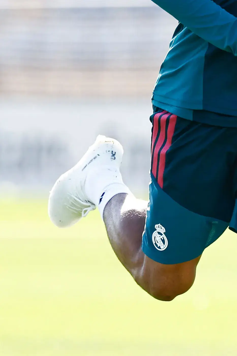 MBAPPÉ DEBUTS PROTOTYPE ON BOOTS AT REAL MADRID image of Kylian Mbappé debuting prototype On football boots in Real Madrid training following his departure from Nike. (image 4 of 4)