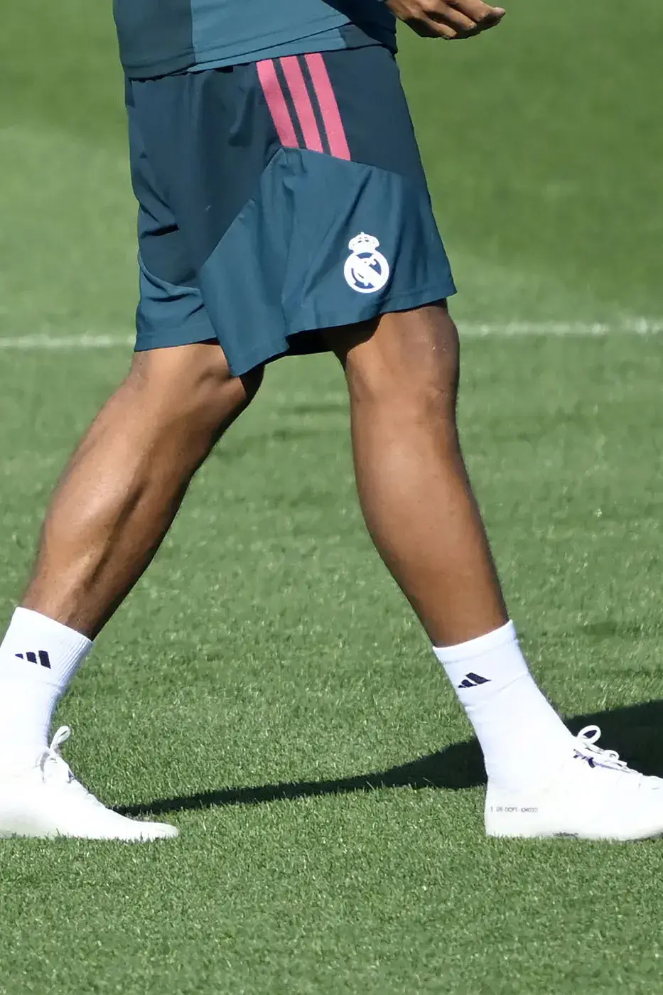 MBAPPÉ DEBUTS PROTOTYPE ON BOOTS AT REAL MADRID image of Kylian Mbappé debuting prototype On football boots in Real Madrid training following his departure from Nike. (image 2 of 4)