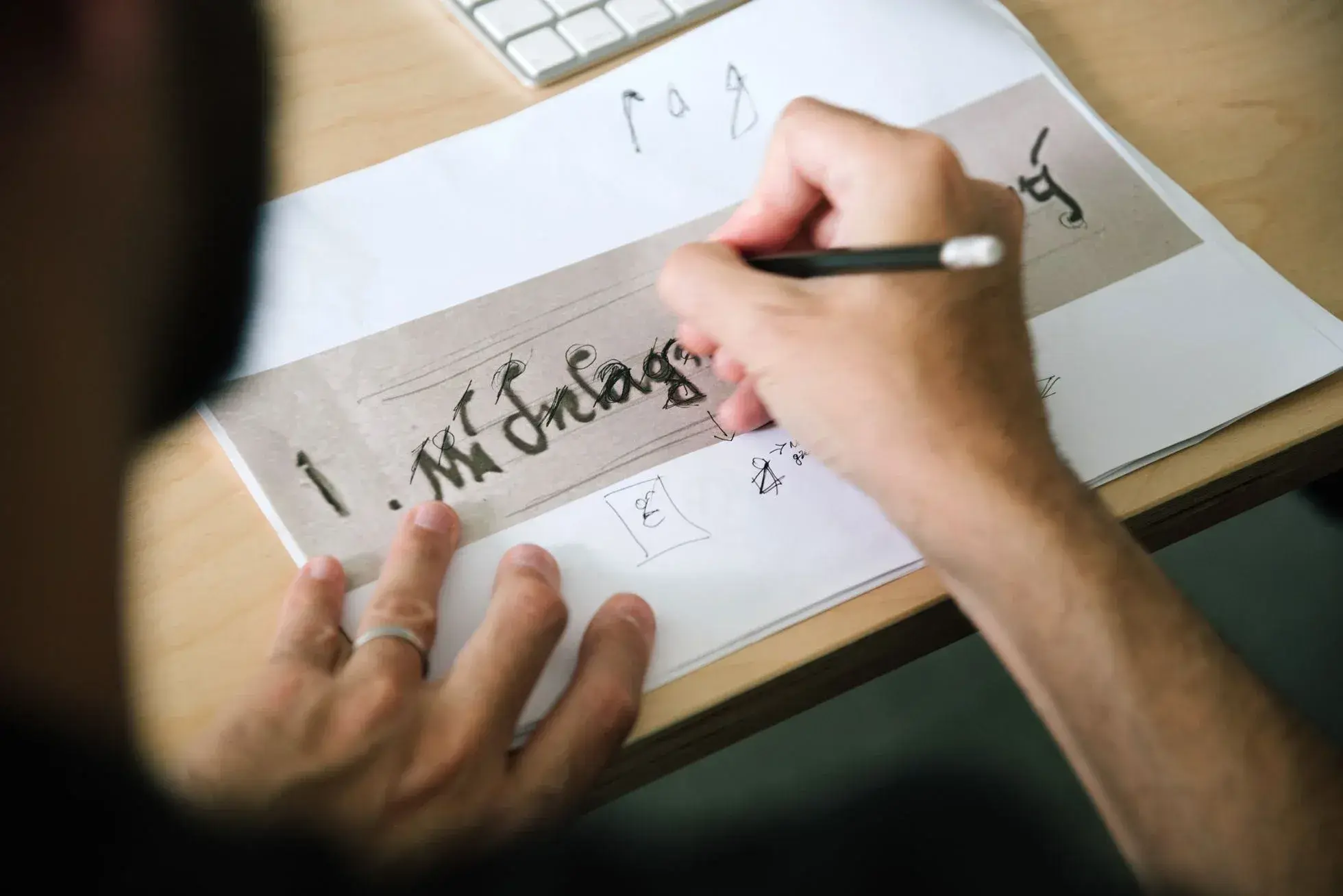 MICHELANGELO HANDWRITING BECOMES MICHELANGELUS FONT Overview of the Michelangelus typeface based on historical letters from Michelangelo Buonarroti for modern digital design.
