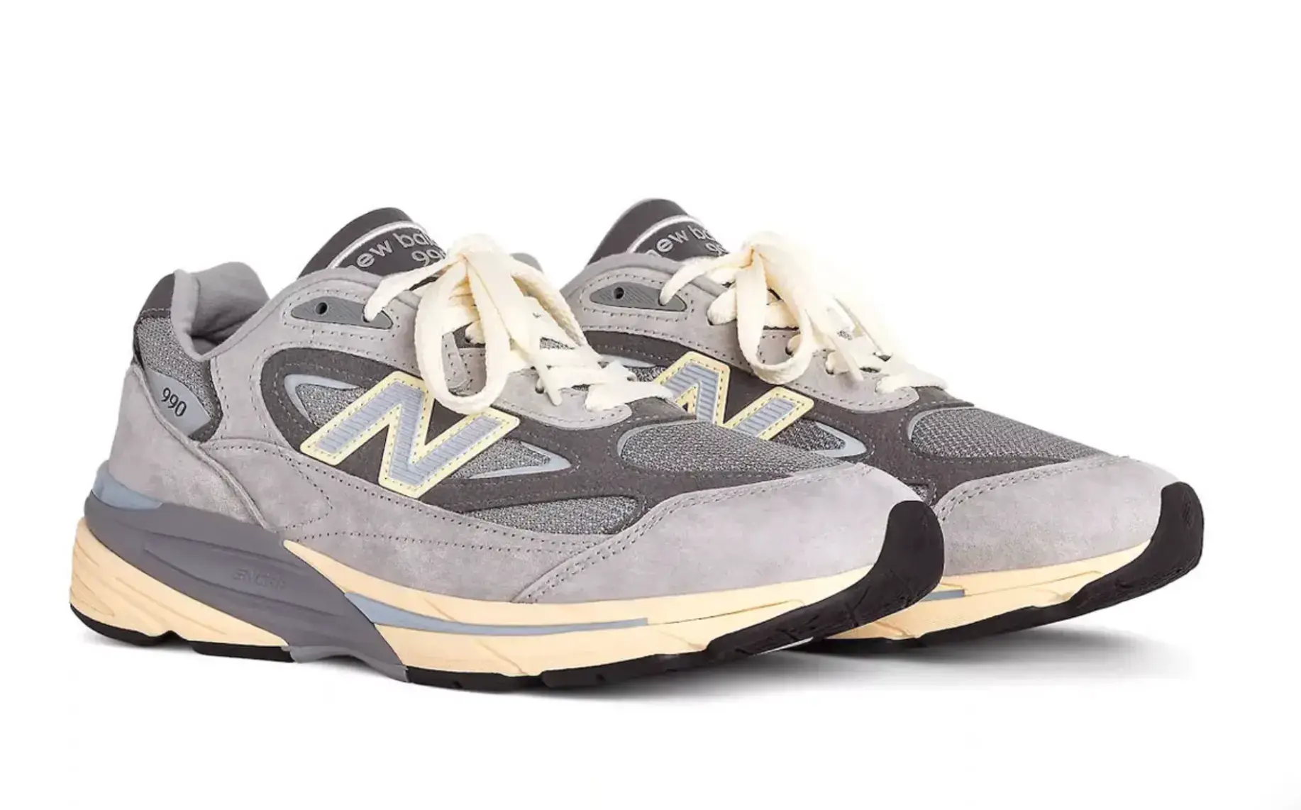 NEW BALANCE 990V7 MADE IN USA GOES ON SALE 6 NOVEMBER image about the New Balance Made in USA 990v7, which goes on sale on 6 November 2026 at $200 (about €174). It covers the history of the 990, the materials, the midsole technology and the ambassadors in the launch campaign.