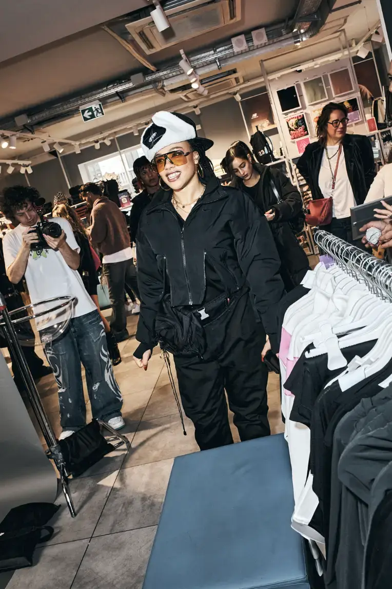 THE BOUNCE RETURNS: NIKE SHOX, AW LAB, AND A NEW WAVE OF REALNESS AW LAB partners with Casawi Magazine to relaunch Nike Shox through the eyes of three community members: @rigatilde, @banana, and @havana. The activation took place inside an AW LAB store where participants documented their experience without direction, creating authentic content that shows the sneaker through lived moments rather than staged photography. The campaign emphasizes self-expression and community while reconnecting the Shox silhouette to its cultural roots in early 2000s style and contemporary street culture. Photography by cristina sinelli (image 22 of 22)